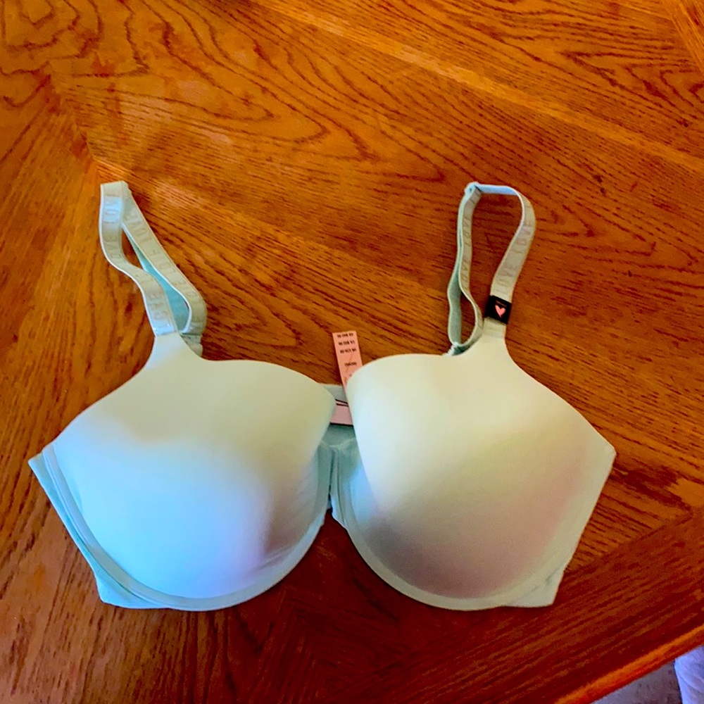 NWT Victoria’s Secret bra 38DDD